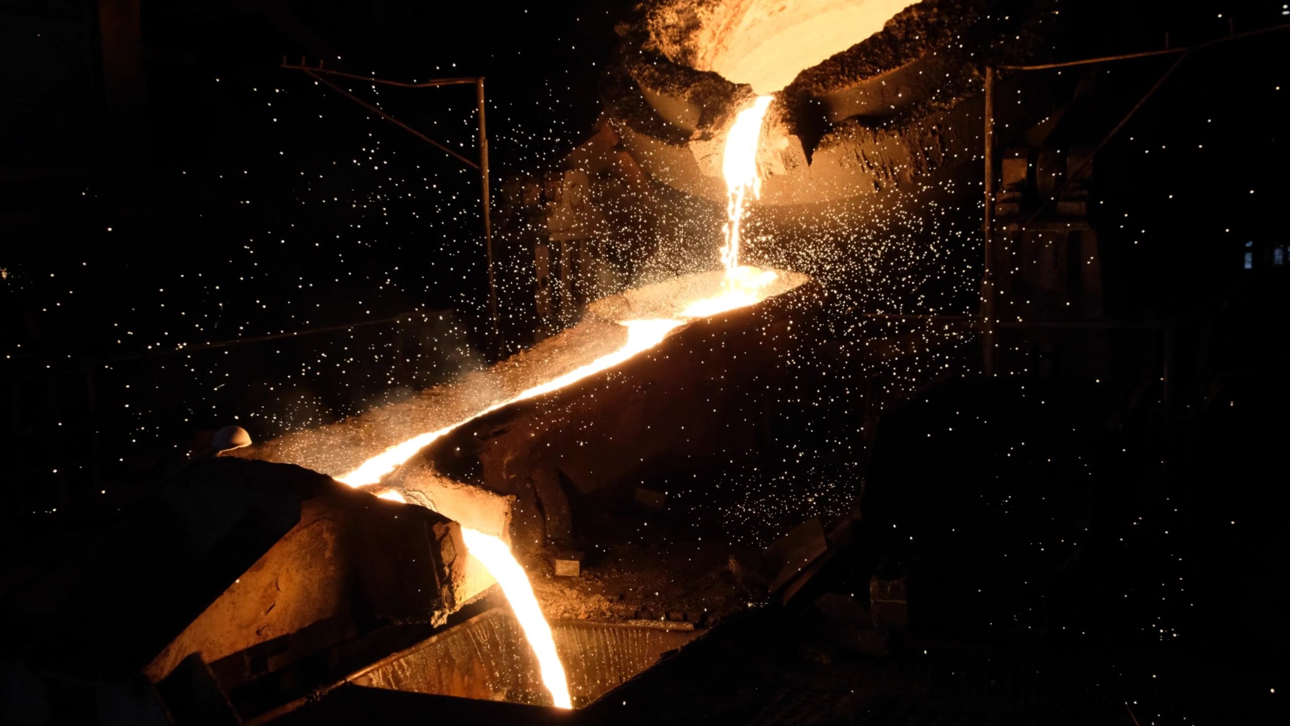 Gold Pour Central Thumb